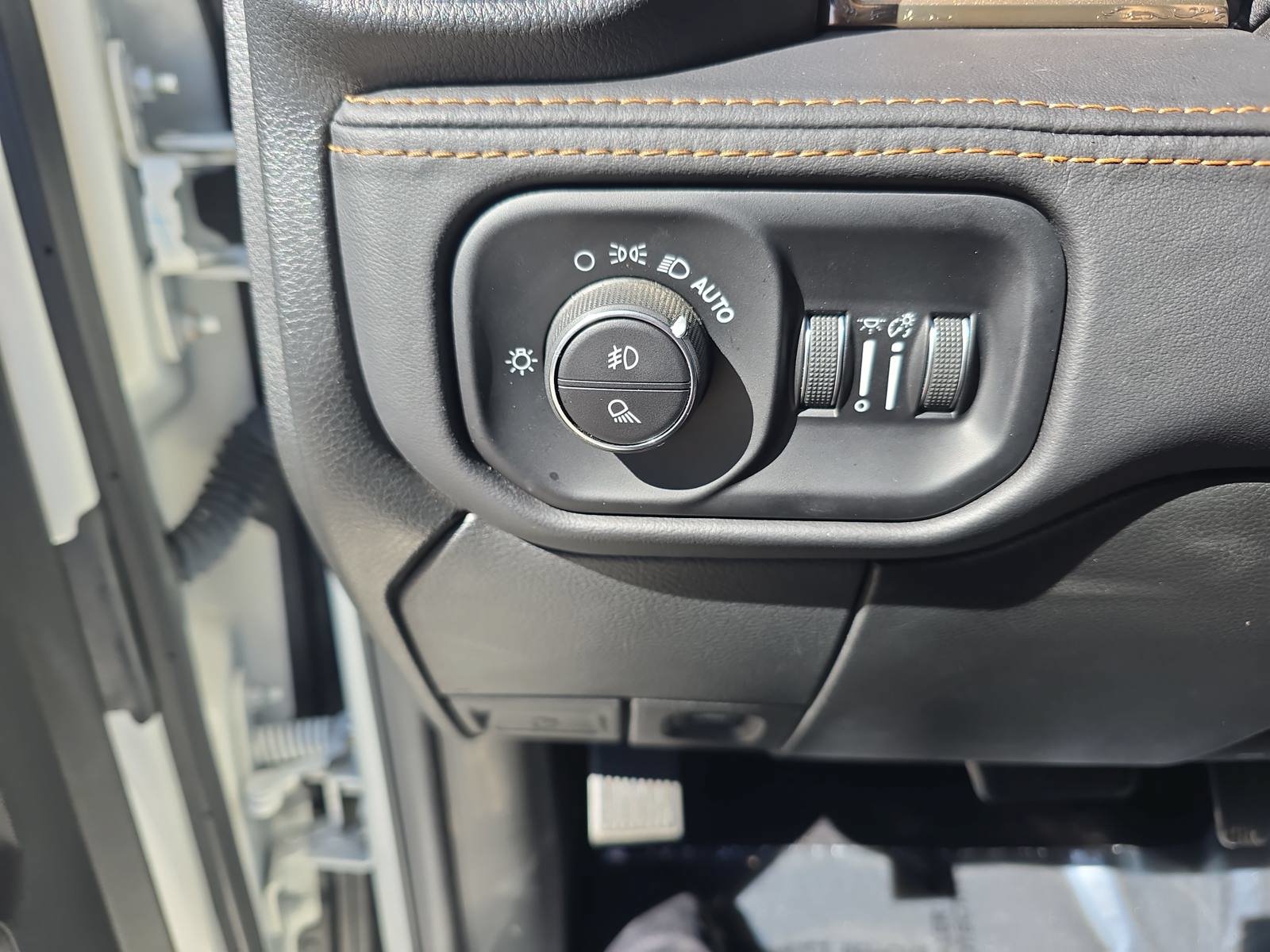 Used 2024 RAM 2500 Limited w/ Safety Group AWD/4WD image 26
