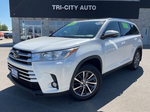 Used 2019 Toyota Highlander XLE AWD/4WD image 1