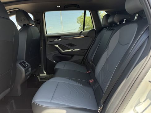 New 2026 Volkswagen Tiguan SE R-Line FWD image 28