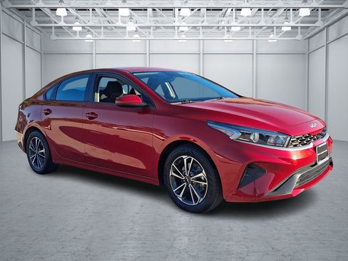Used 2024 Kia Forte LXS FWD image 7