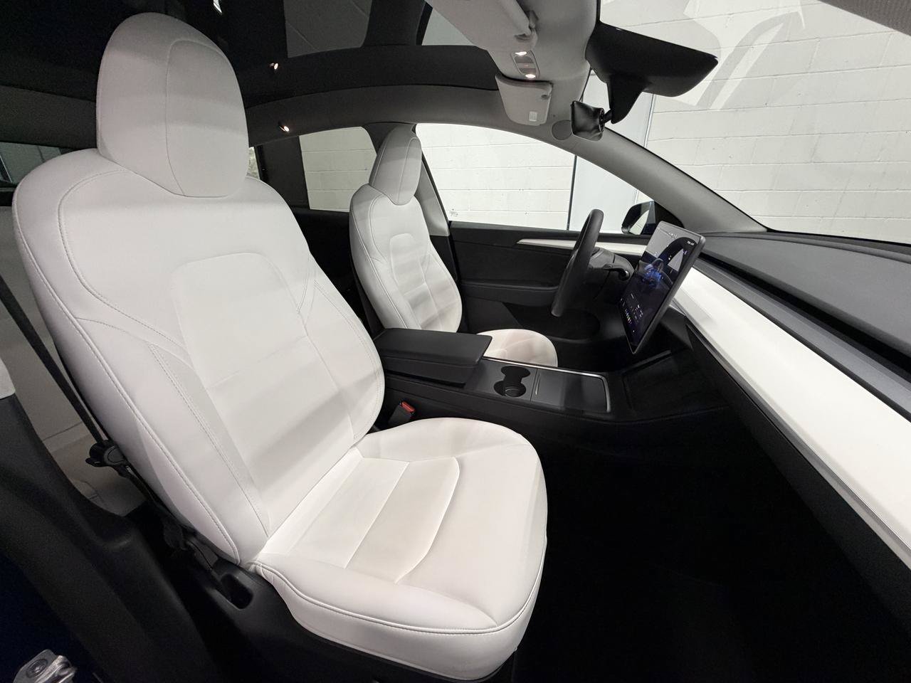 Used 2023 Tesla Model Y Performance AWD/4WD image 18