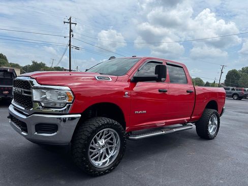 Used 2022 RAM 2500 Tradesman w/ Chrome Appearance Group AWD/4WD image 5