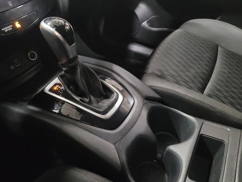 Used 2019 Nissan Rogue S image 26