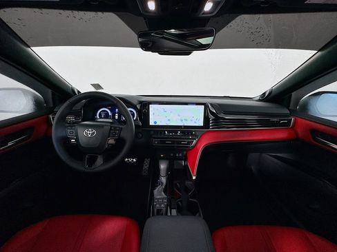 Used 2025 Toyota Camry XSE image 40