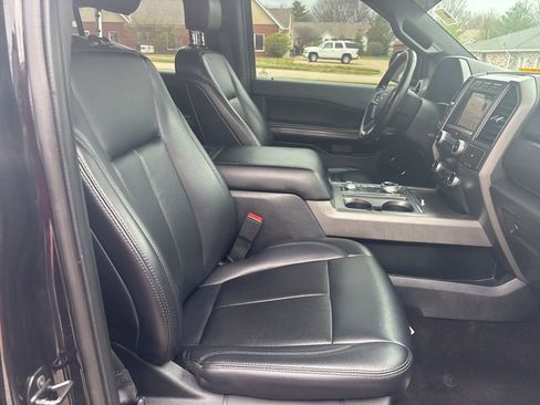 Used 2019 Ford Expedition XLT w/ Equipment Group 201A AWD/4WD image 24