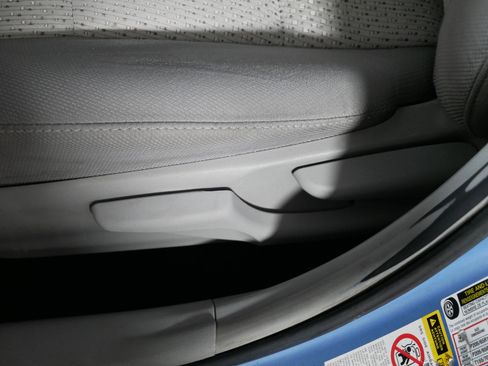 Used 2013 Toyota Camry LE image 20