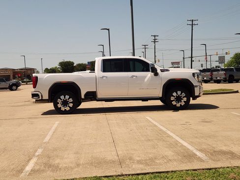 Used 2024 GMC Sierra 2500 Denali w/ Denali Reserve Package AWD/4WD image 7