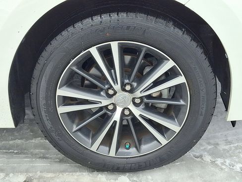 Used 2019 Toyota Corolla LE image 8