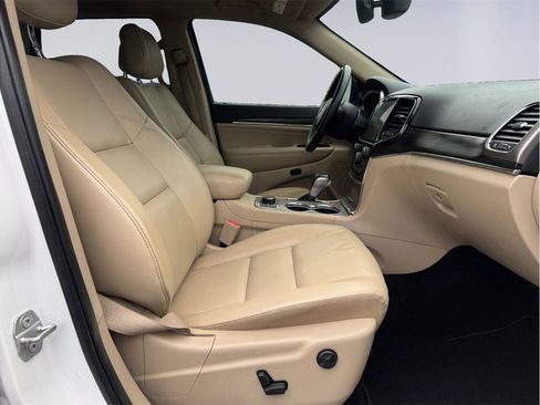 Used 2019 Jeep Grand Cherokee Limited w/ Trailer Tow Group IV image 19