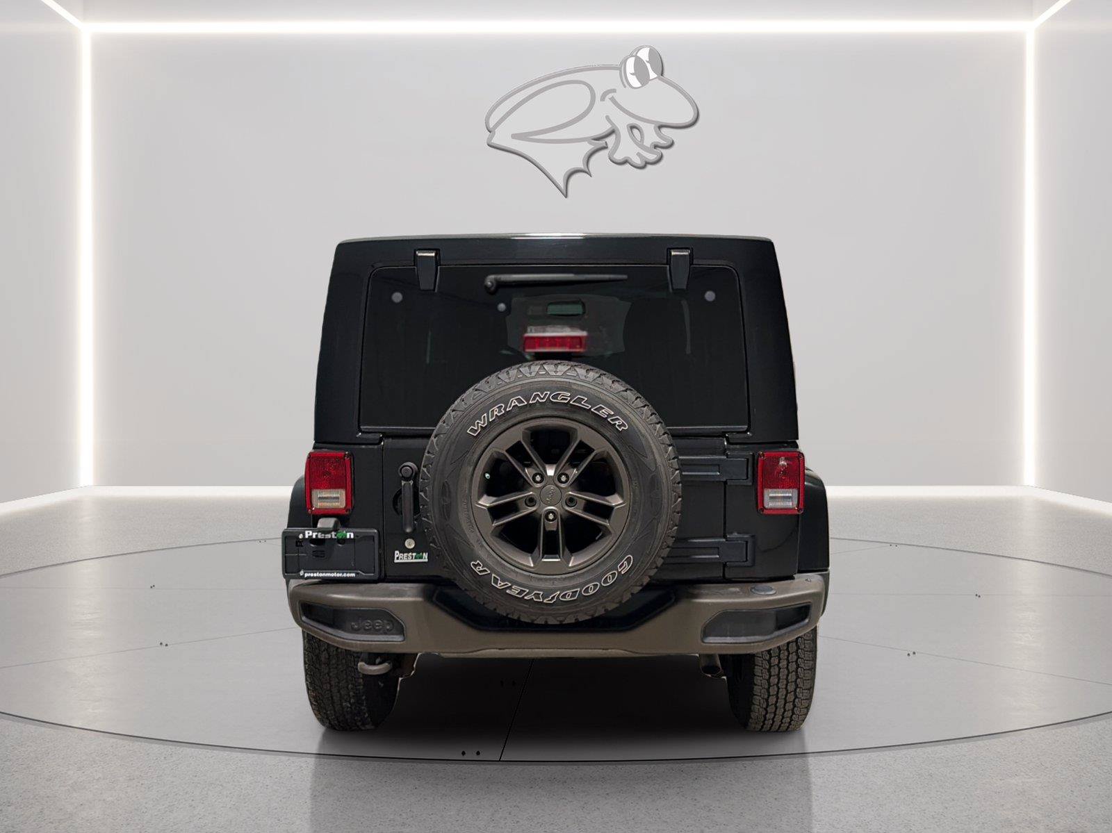 Used 2016 Jeep Wrangler Unlimited Sahara AWD/4WD image 4