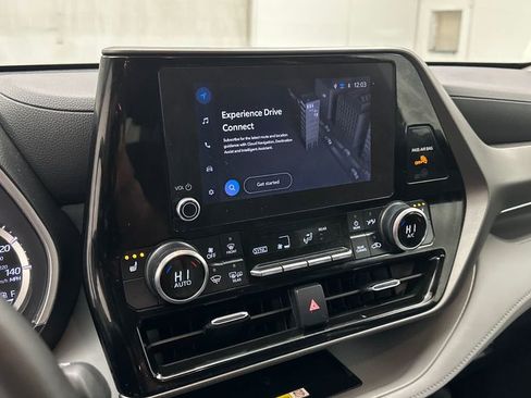 Used 2023 Toyota Highlander XLE image 21