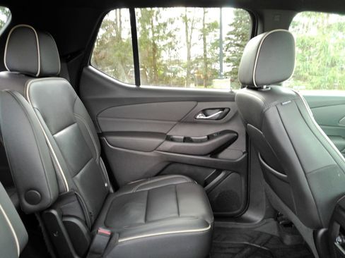Certified 2023 Chevrolet Traverse Premier w/ Redline Edition AWD/4WD image 18