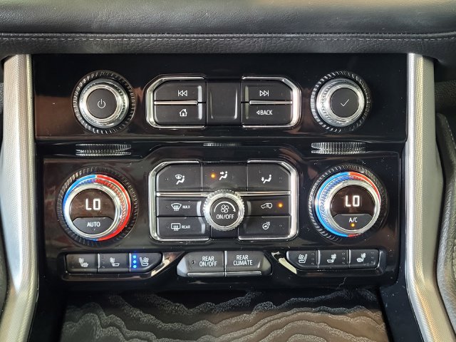 Used 2024 GMC Yukon Denali w/ Advanced Technology Package AWD/4WD image 21