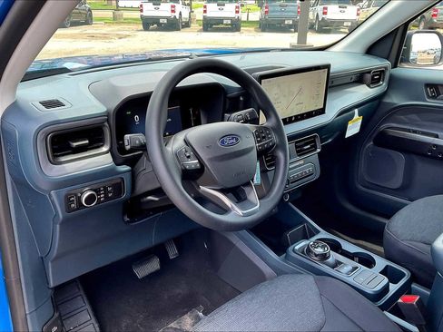 New 2025 Ford Maverick XL image 8