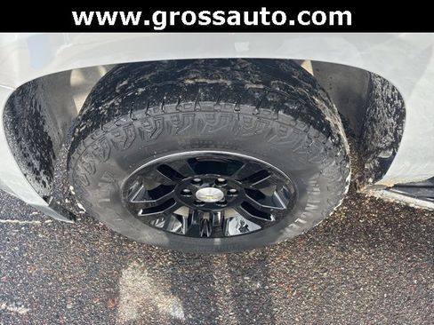 Used 2020 Chevrolet Tahoe LT image 28