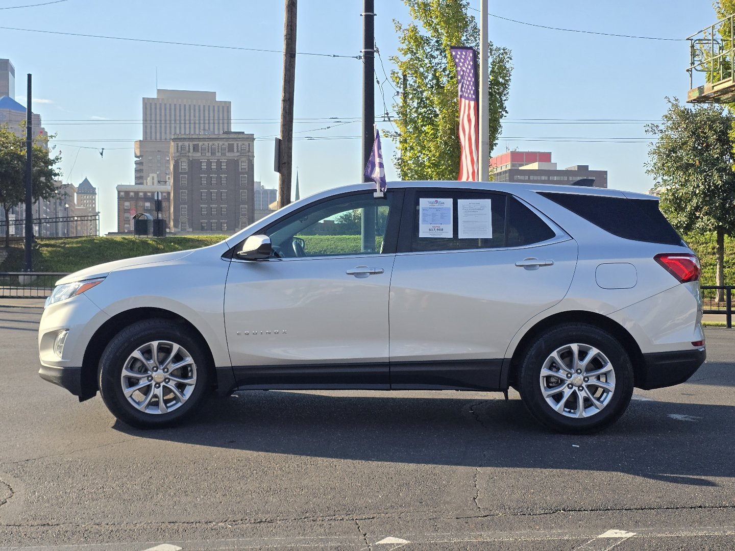 Used 2021 Chevrolet Equinox LT FWD image 19