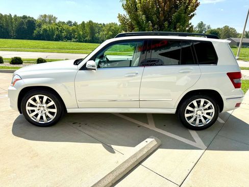 Used 2011 Mercedes-Benz GLK 350 4MATIC image 4