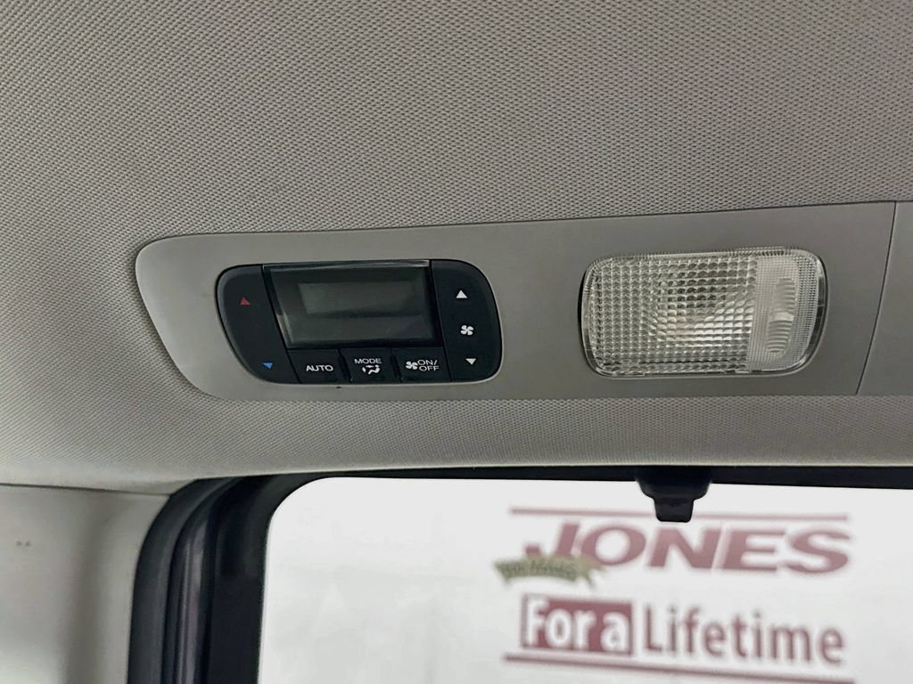 Used 2017 Honda Odyssey SE image 27