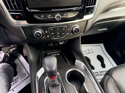 Used 2023 Chevrolet Traverse RS image 19