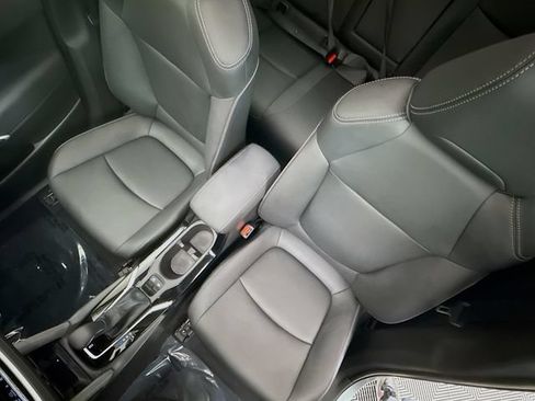 Used 2025 Toyota Corolla Cross XLE w/ Convenience Package FWD image 21