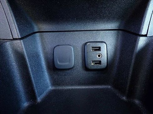 Used 2018 Chevrolet Volt LT w/ Comfort Package FWD image 18