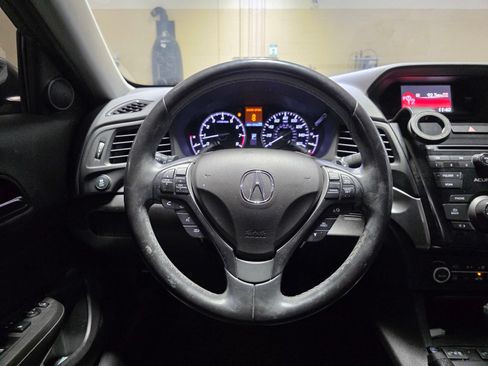 Used 2017 Acura ILX w/ AcuraWatch Plus Package FWD image 20