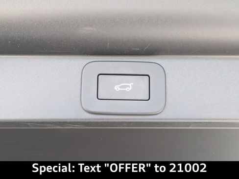 Used 2023 Land Rover Range Rover SE image 13