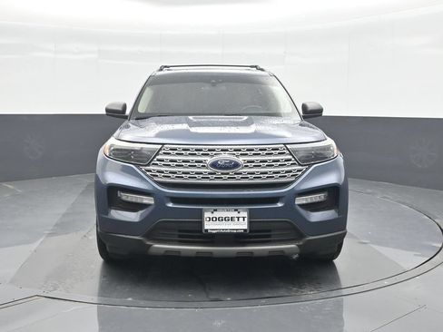 Used 2021 Ford Explorer XLT w/ Equipment Group 202A RWD image 5