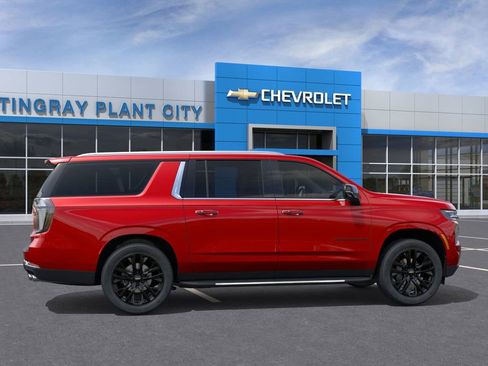 New 2026 Chevrolet Suburban Premier image 5