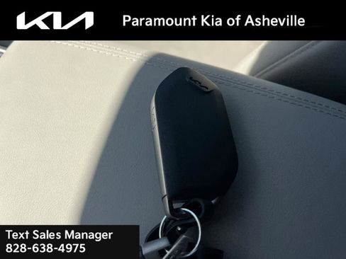 New 2025 Kia Sorento EX image 24