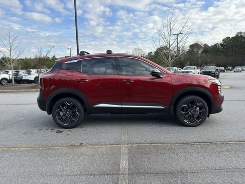 New 2026 Nissan Kicks SR w/ Illumination Package FWD image 10