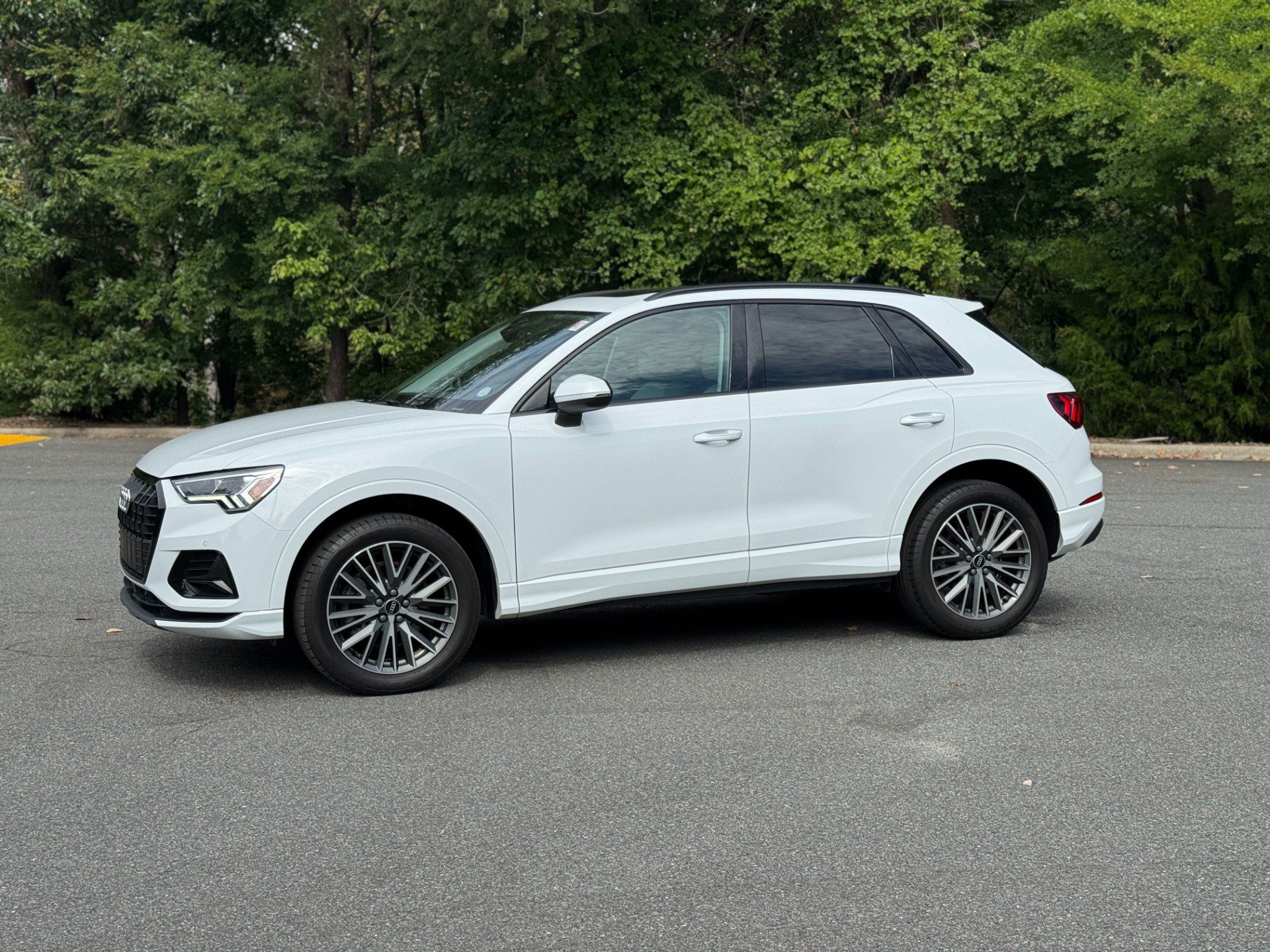 Used 2023 Audi Q3 2.0T Premium w/ Convenience Package AWD/4WD image 5