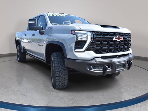 Used 2024 Chevrolet Silverado 2500 ZR2 w/ ZR2 Bison Edition AWD/4WD image 4