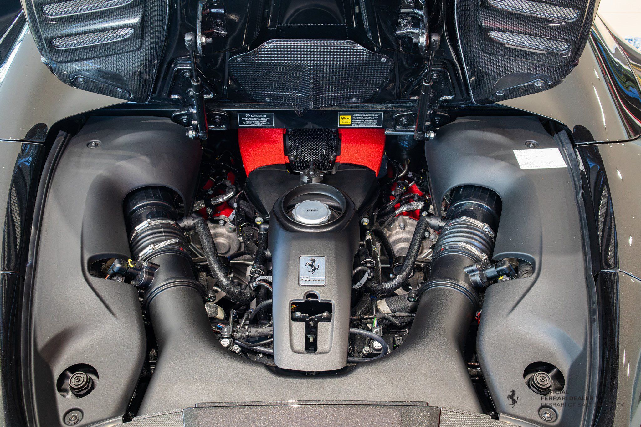 Used 2022 Ferrari F8 Tributo RWD image 5