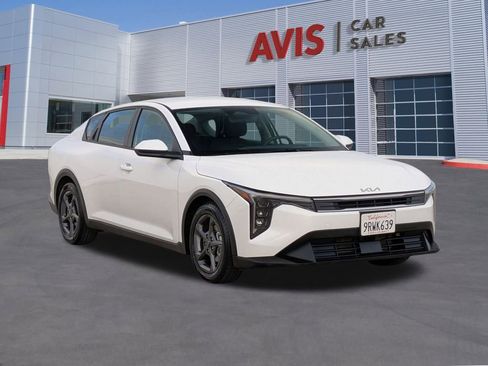 Used 2025 Kia K4 LXS image 3
