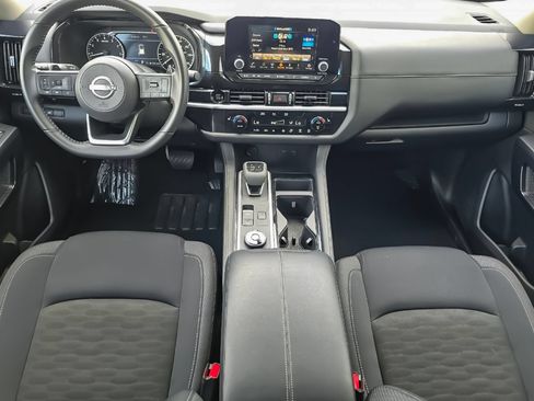 Used 2025 Nissan Pathfinder SV AWD/4WD image 9