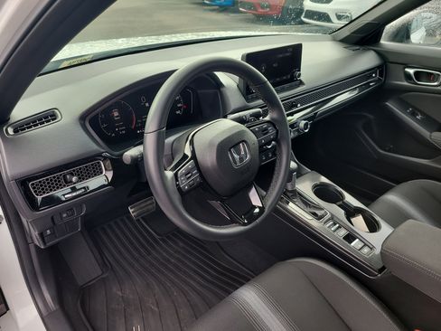 Used 2025 Honda Civic Sport image 18