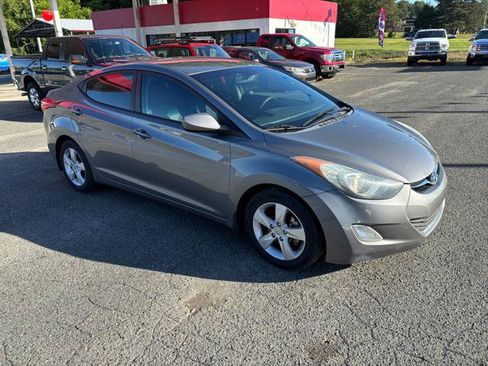 Used 2013 Hyundai Elantra GLS w/ Preferred Pkg FWD image 2