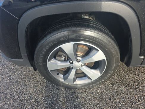 Used 2020 Jeep Cherokee Limited image 6