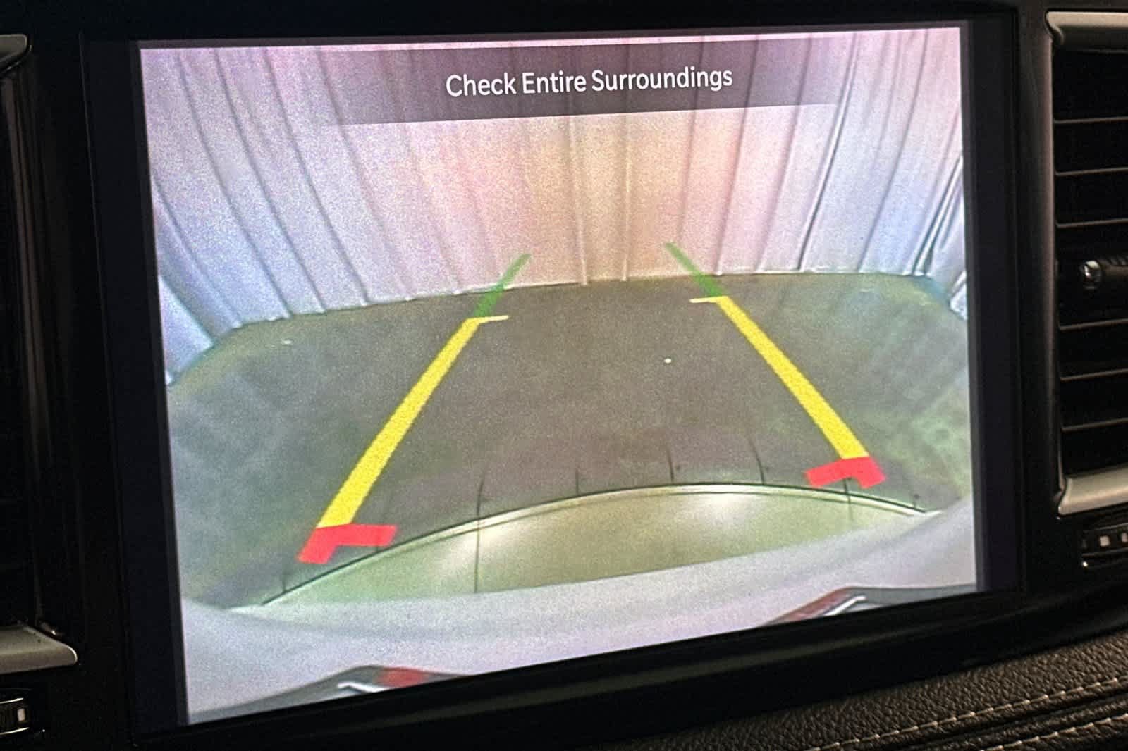 Used 2023 Chrysler Pacifica Touring-L FWD image 31