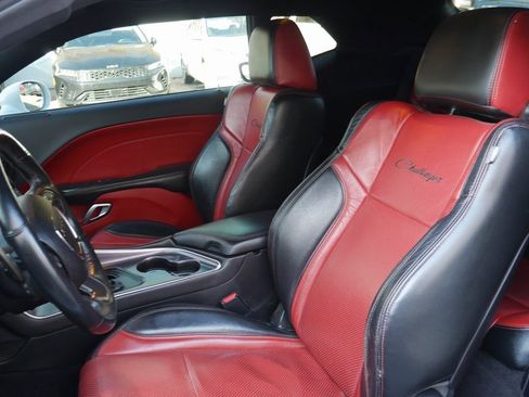 Used 2018 Dodge Challenger R/T Scat Pack image 9