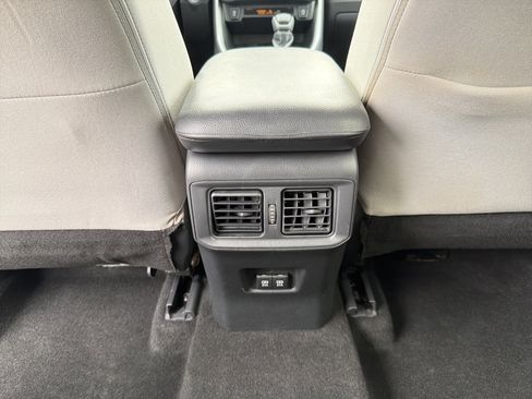 Used 2020 Toyota RAV4 XLE image 32