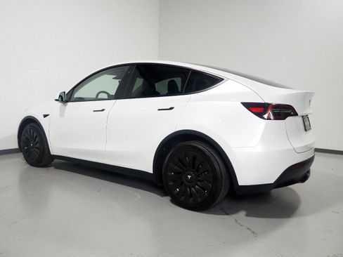 Used 2023 Tesla Model Y Long Range AWD/4WD image 9