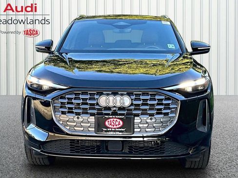 Used 2025 Audi Q5 Premium w/ Convenience Package AWD/4WD image 2