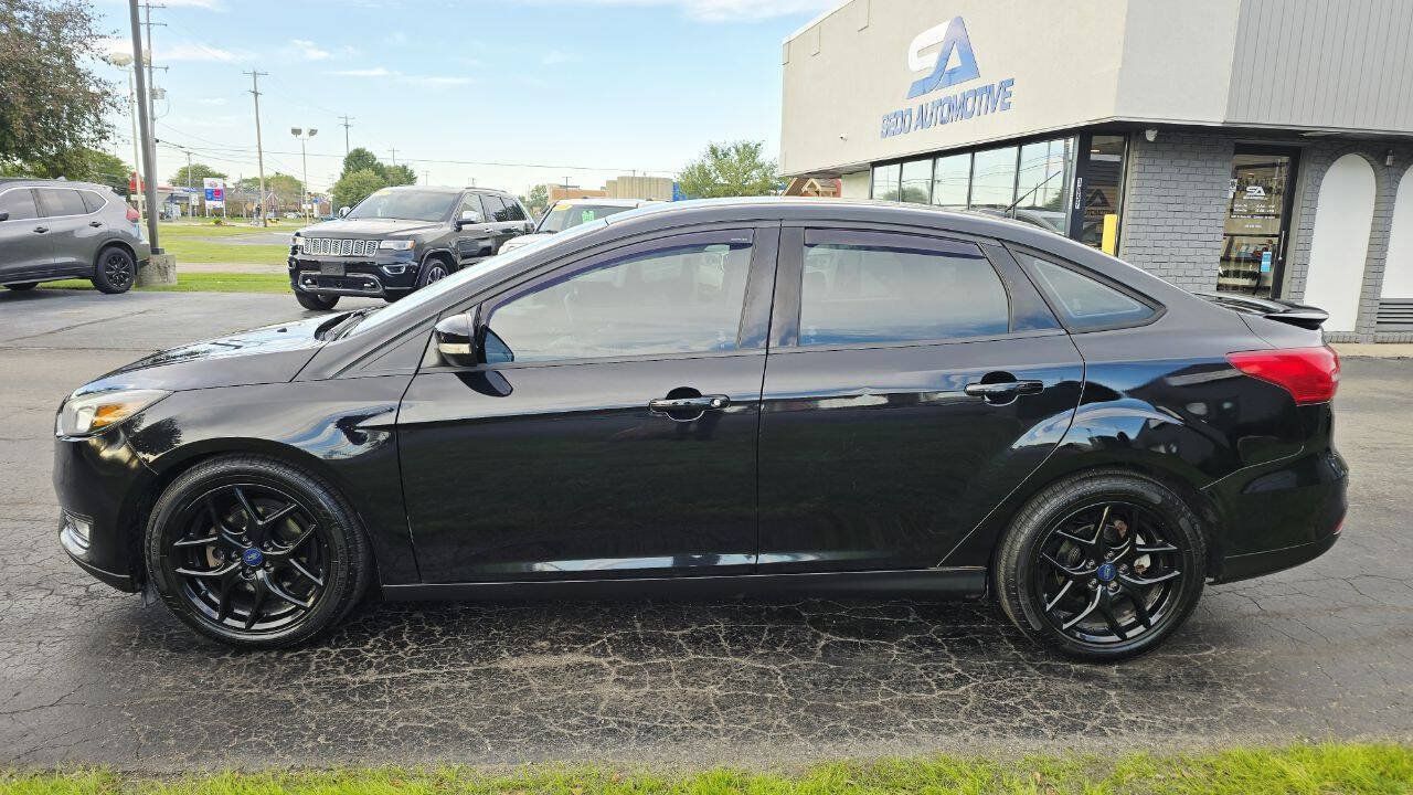 Used 2016 Ford Focus SE w/ Equipment Group 201A FWD image 3