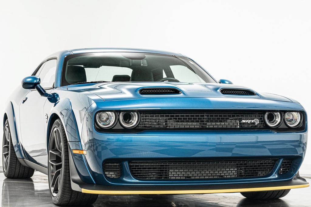Used 2023 Dodge Challenger SRT Hellcat RWD image 2