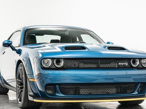 Used 2023 Dodge Challenger SRT Hellcat RWD image 2