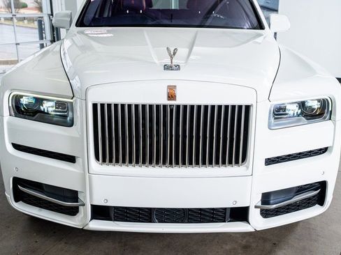 Used 2021 Rolls-Royce Cullinan image 14