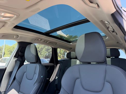 Certified 2026 Volvo XC60 B5 Plus AWD/4WD image 21