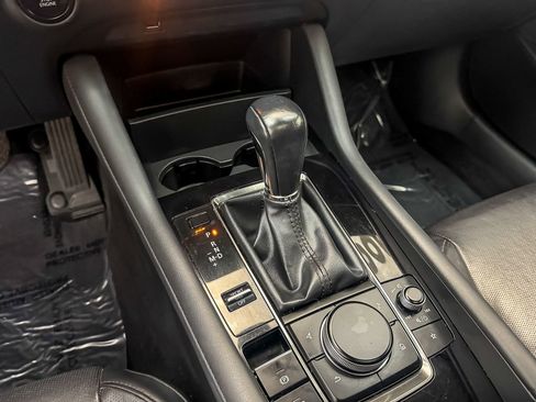 Used 2019 MAZDA MAZDA3 Hatchback w/ Premium Package image 20